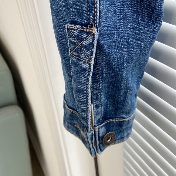 COPY - Guess of Los Angeles, blue Jean short jacket. - Picture 5 of 10